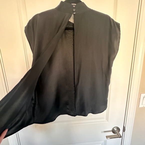 Raquelle Black Sleeveless Open Back Blouse - Picture 3 of 4